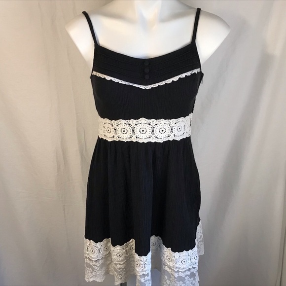 Hot Topic Black & White Lace Dress - Picture 5 of 7